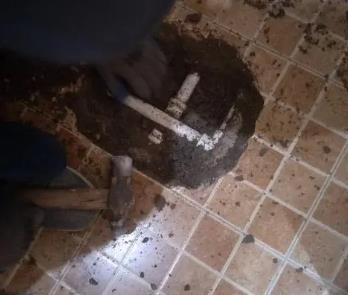 翠峦卫生间漏水维修公司为您分享下卫生间渗水如何处理及注意事项